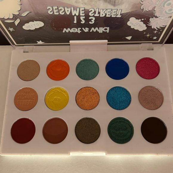 Eye Shadow Pallet Bundle, NEW. - Picture 8 of 8